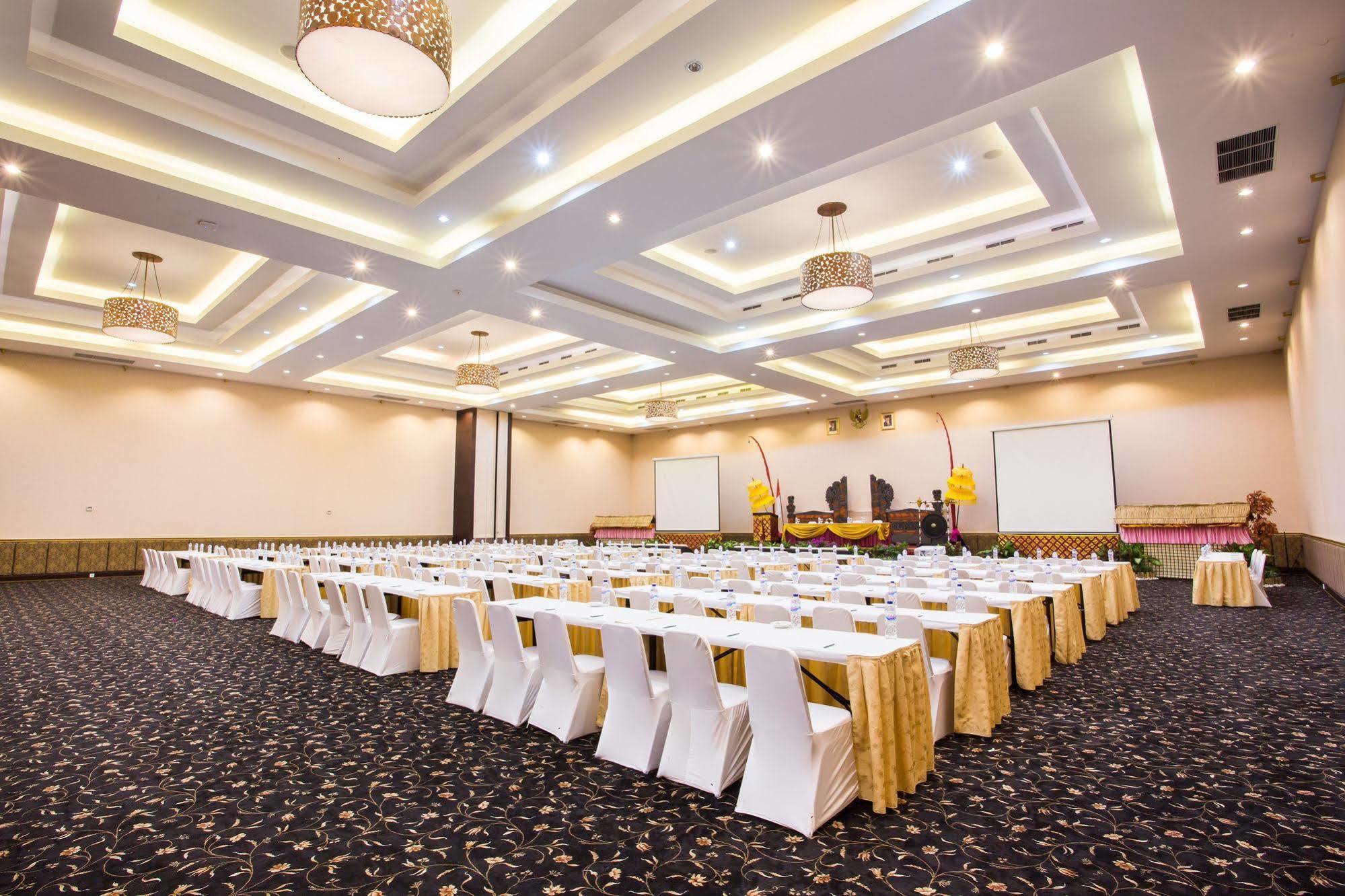 Plagoo Holiday Hotel Нуса Дуа Екстериор снимка